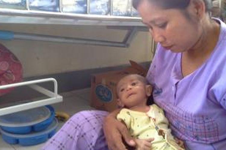 Balita Muhammad Fathur, salah satu penderita gizi buruk yang saat ini masih menjalani perawatan di RSU Arifin Nu'man, Kabupaten Sidrap, Sulawesi Selatan