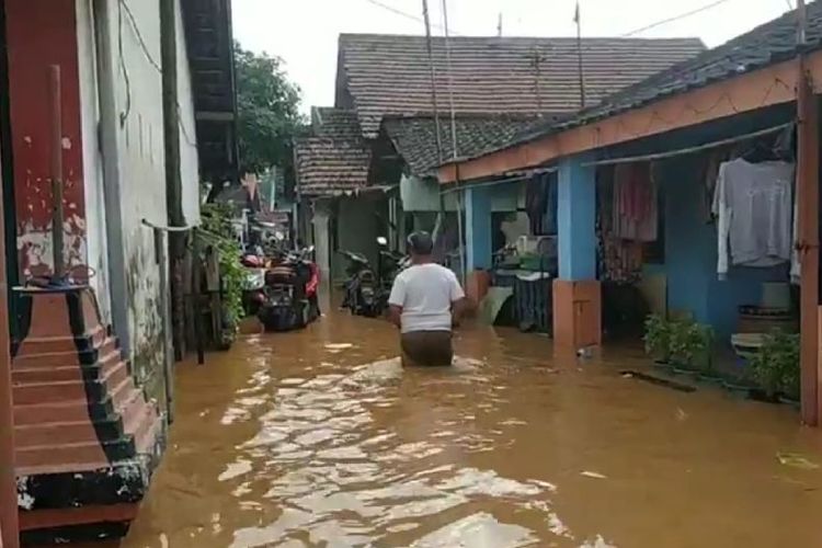 Kondisi banjir di Kabupaten Pasuruan, Jawa Timur, Selasa (18/1/2022).