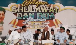Saat Gus Ipul Mengaji Bareng Para Gus