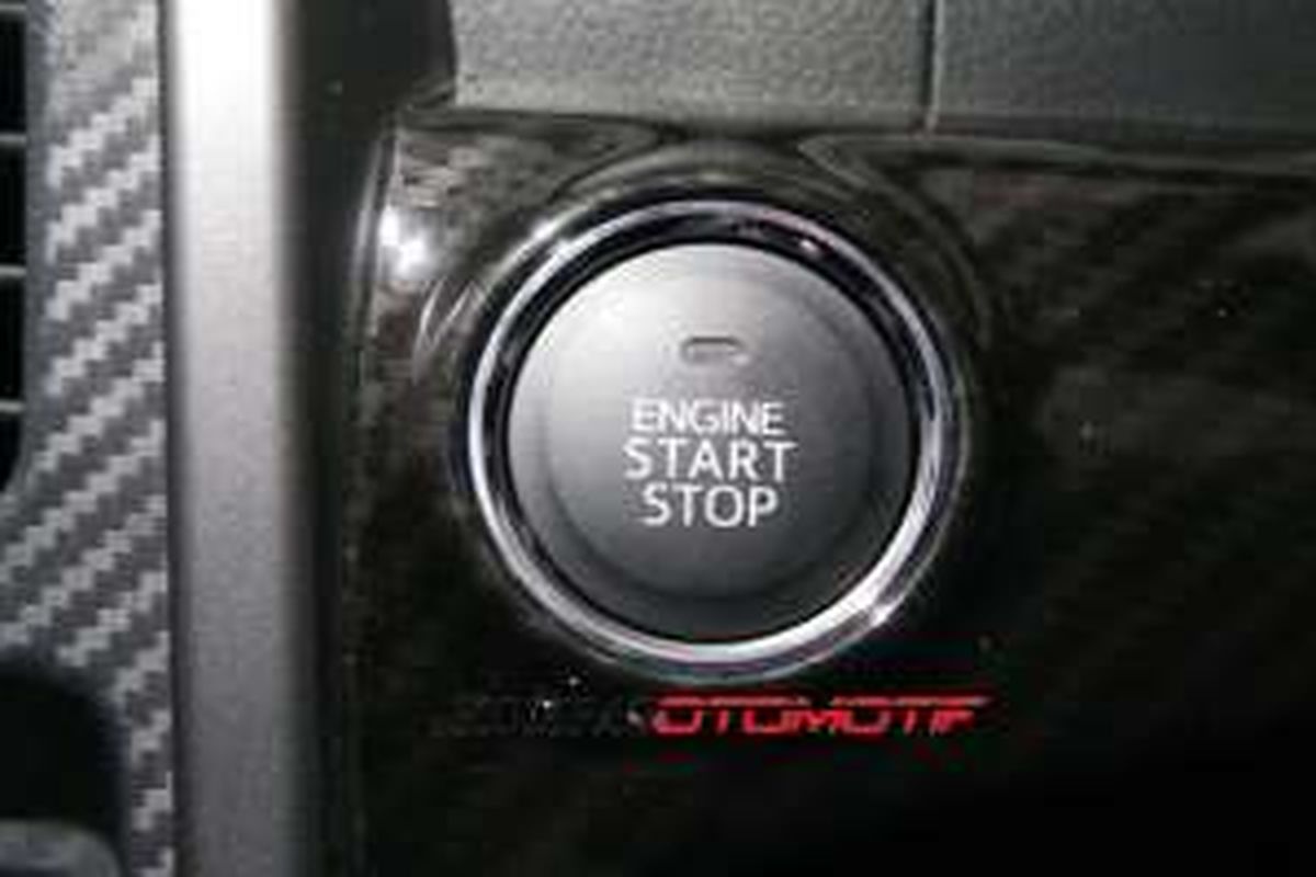 Tombol start-stop di Daihatsu Copen.