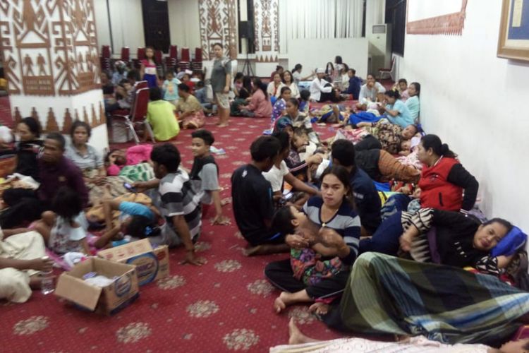 Para pengungsi korban tsunami Selat Sunda di Lampung.