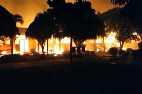 Satu SMP di Riau Terbakar, 13 Ruangan Hangus