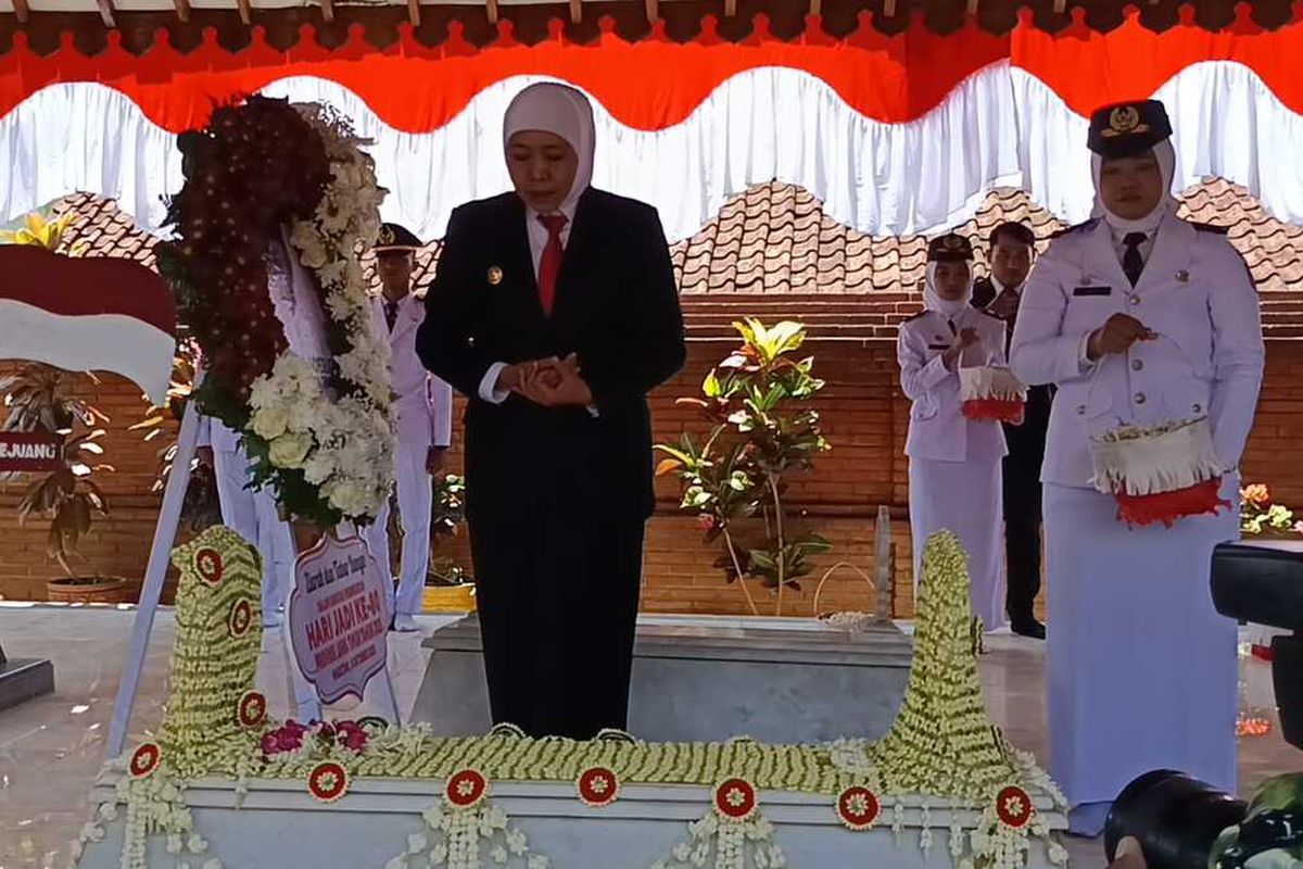 Gubernur Jawa Timur Khofifah Indar Parawansa langsung menginstruksikan sejumlah langkah darurat begitu mendapat laporan musala ambruk di Sidoarjo.