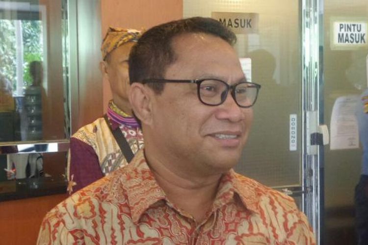 Ketua Komisi V DPR dari Fraksi Partai Gerindra, Fary Djemi Francis di Kompleks Parlemen, Senayan, Jakarta, Selasa (29/11/2016)