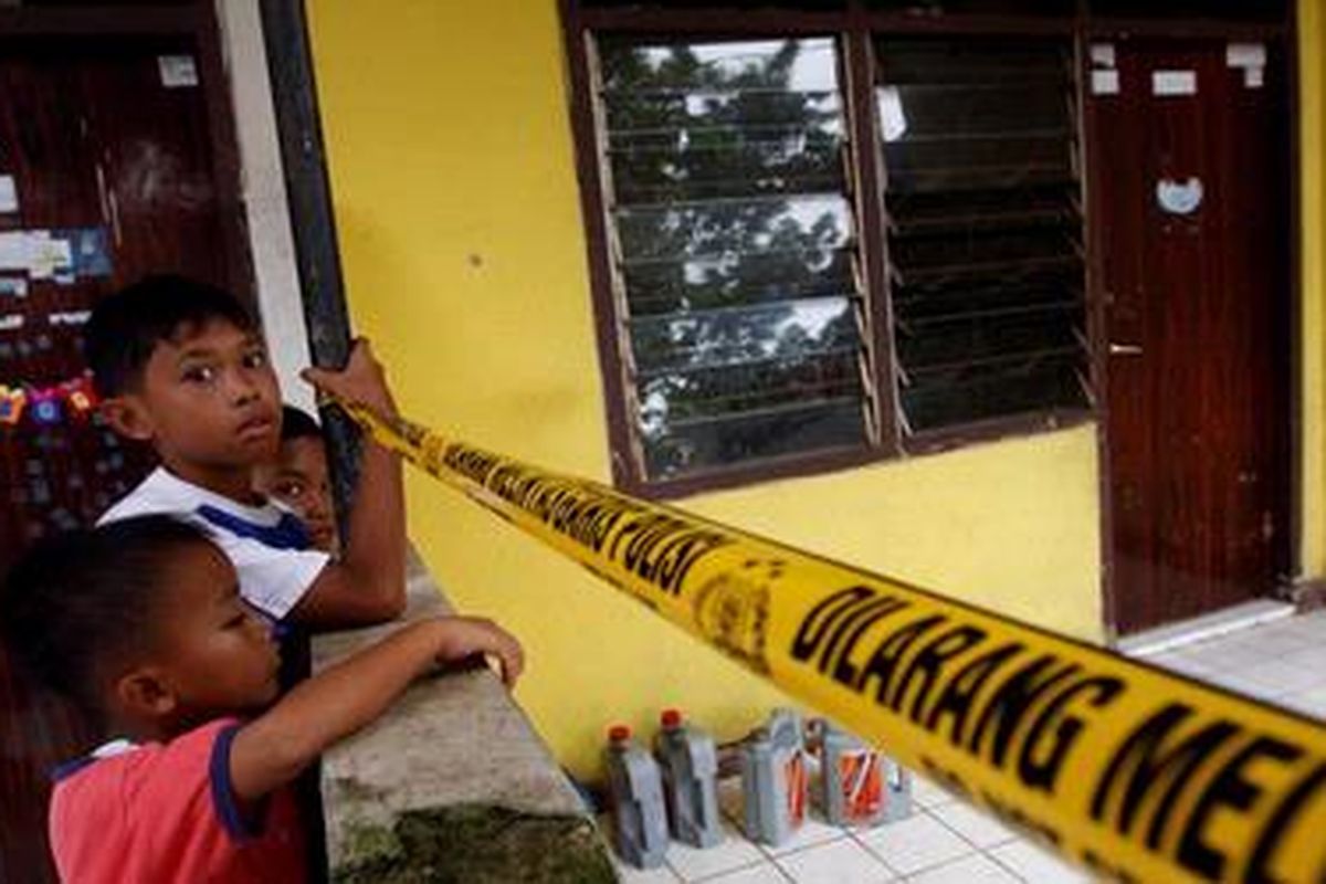Rumah kontrakan salah seorang anggota teroris yang tewas di Jalan Madrasah, Pondok Benda, Pamulang, Tangerang Selatan, Rabu (10/3/2010). 