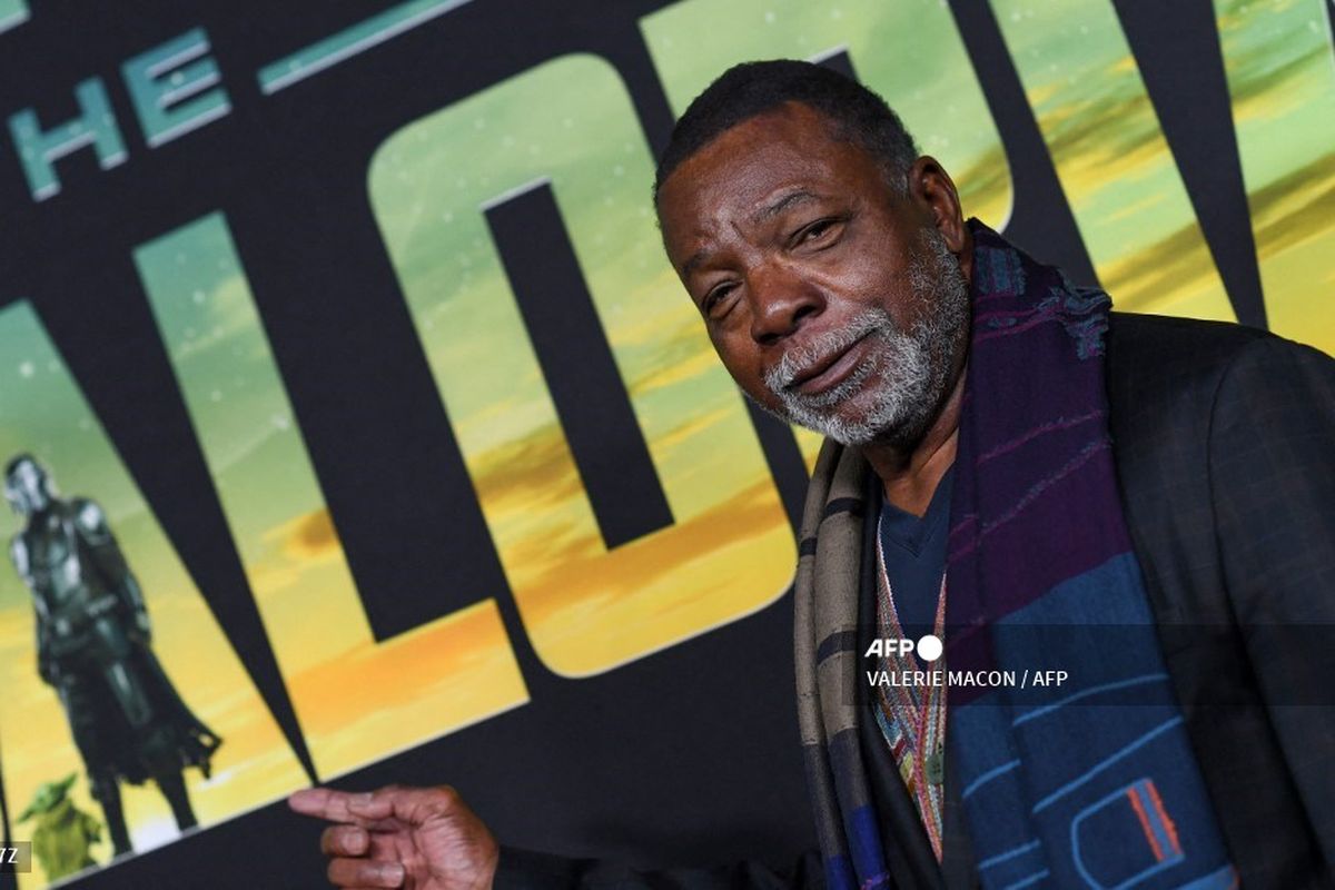 Aktor asal Amerika Serikat Carl Weathers menghadiri pemutaran khusus The Mandalorian Season 3 di El Capitan Theatre di Hollywood, California, pada 28 Februari 2023.