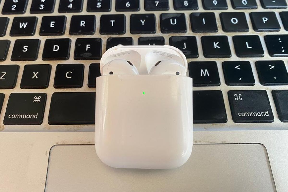 Ilustrasi cara mengatasi AirPods tidak mau connect ke perangakat Apple.