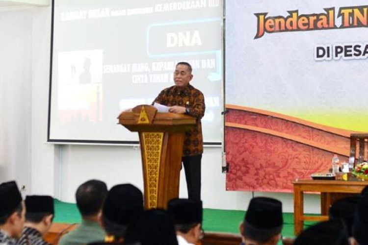 Menhan Minta Santri Jadi Garda Terdepan Jaga Keutuhan NKRI