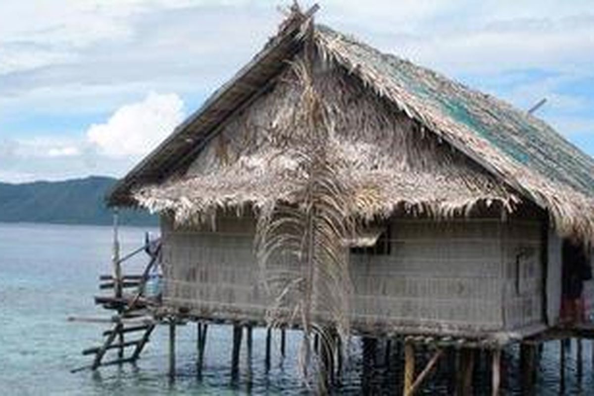 Homestay yang dibangun penduduk Desa Sawinggrai, Raja Ampat, Papua Barat.