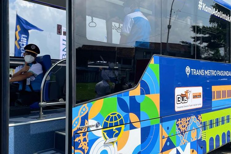 Trans Metro Pasundan resmi beroperasi.