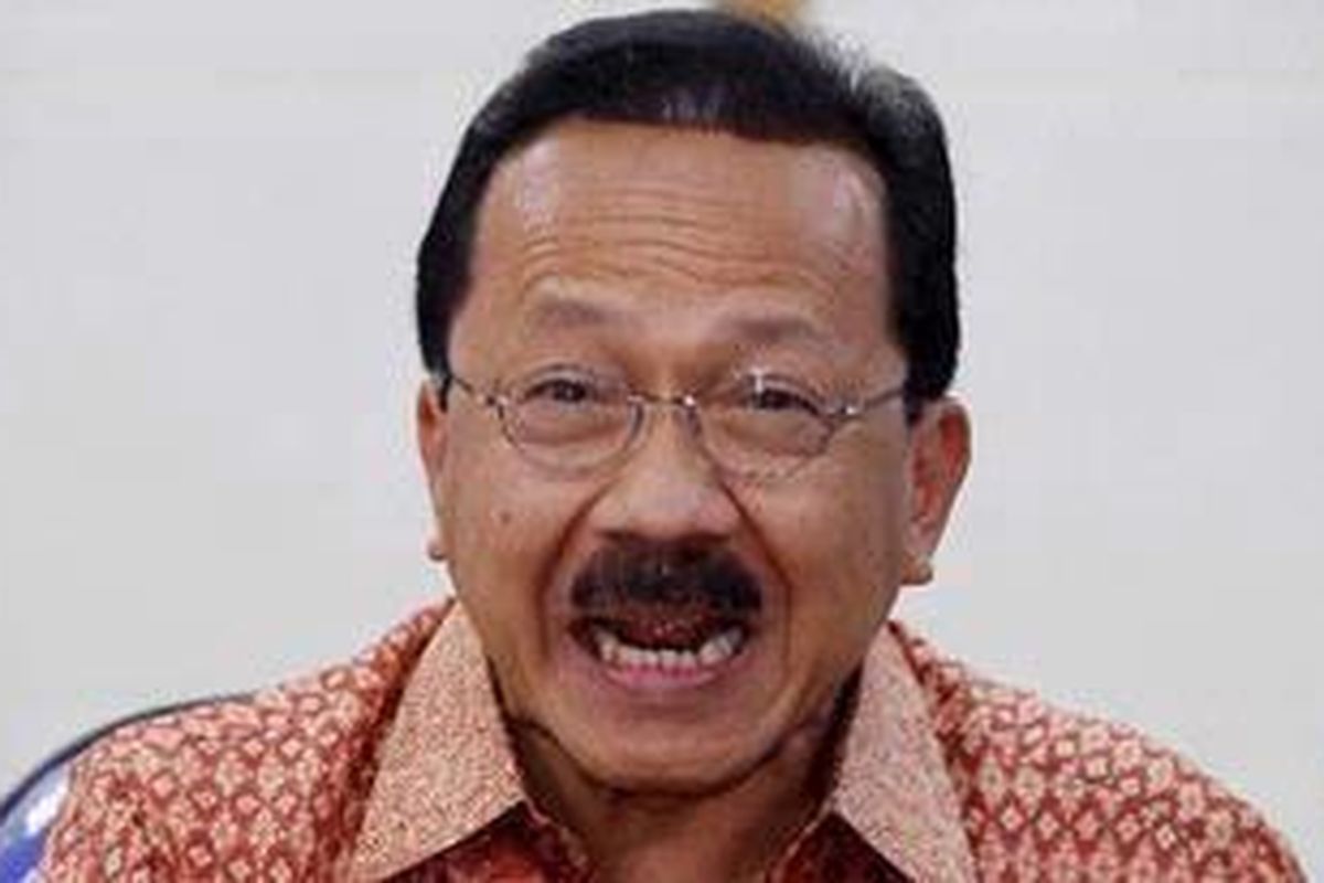 Gubernur DKI Jakarta Fauzi Bowo saat mengunjungi kantor redaksi Kompas.com di Palmerah, Jakarta, Jumat (6/1/2012). 