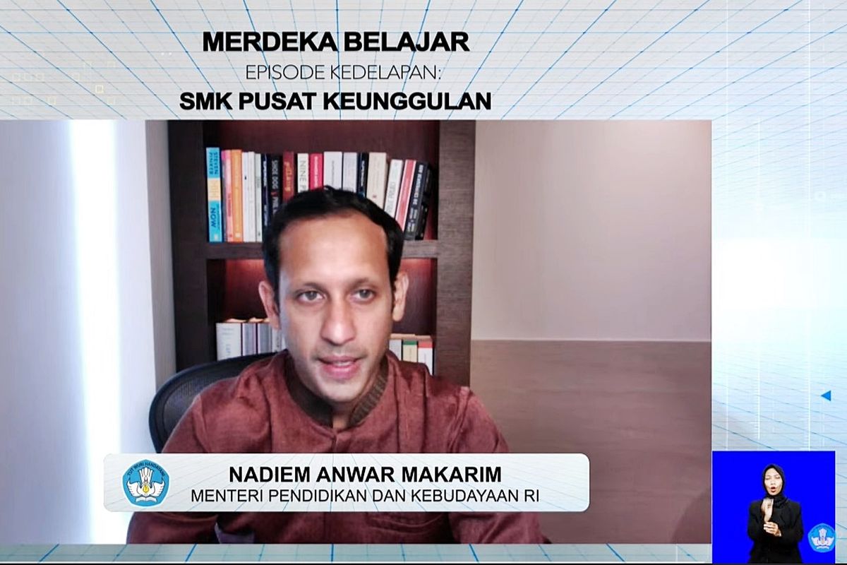 Mendikbud Nadiem Makarim meresmikan Program SMK Pusat Keunggulan secara daring melalui live streaming di kanal Youtube resmi Kemendikbud pada Rabu (17/3/2021)