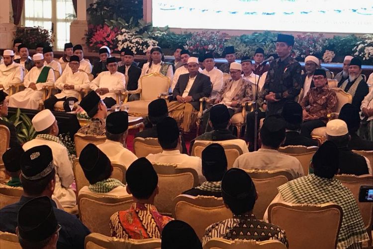 Suasana silaturahim Presiden Joko Widodo dengan ulama se-Jadetabek di Istana Negara, Jakarta, Kamis (7/2/2019).