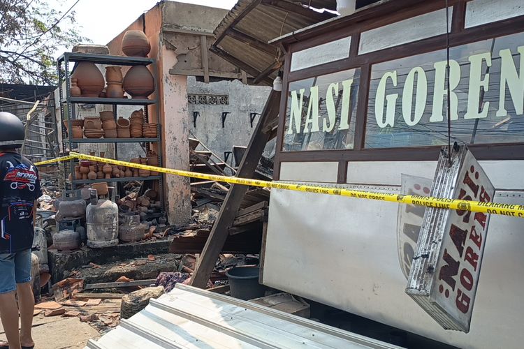 Korban Kebakaran SPBE Cimuning Kehilangan 3 Kios: Semua Hancur Dagangan