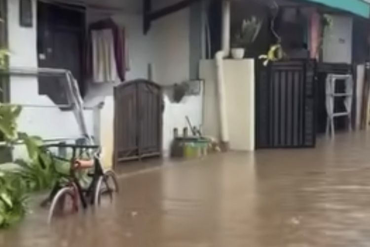 Tanggul Kali Sugu Tamu Jebol, 205 Warga di Bogor Terdampak Banjir