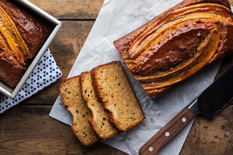 Ilustrasi banana bread atau roti pisang. 