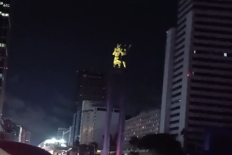 Suasana Sudirman Jakarta Saat Hari Bumi, Lampu Jalan dan Monumen Dipadamkan