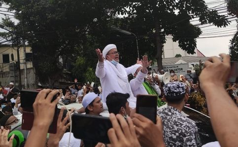 Indonesian Muslim Cleric Rizieq Shihab's Homecoming Paralyzes Jakarta