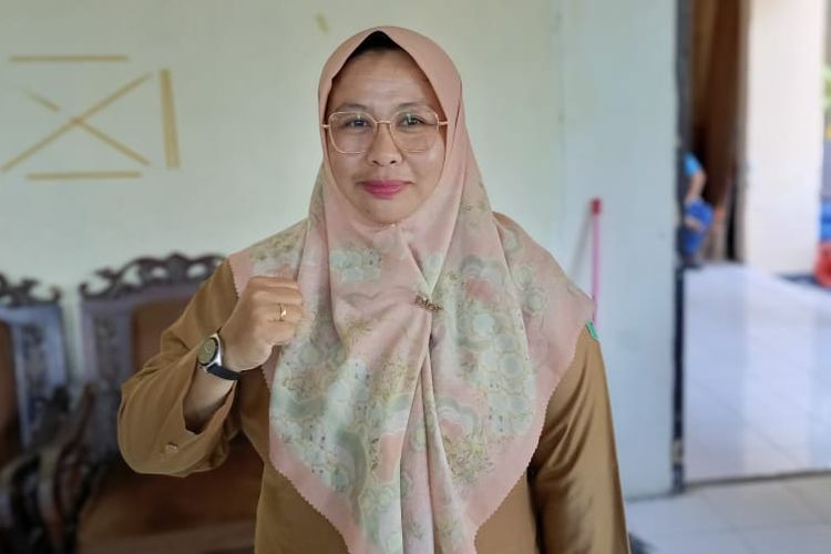 Rika Oktarini yang biasa disapa Ika merupakan ASN berprestasi karena mampu menurunkan angka stunting di Desa Karang Dima, Sumbawa. Ia terpilih sebagai Penyuluh Keluarga Berencana Kategori ASN terbaik Provinsi NTB dan akan mengikuti ajang yang sama di tingkat nasional di Semarang, Jawa Tengah, Juni 2024. 