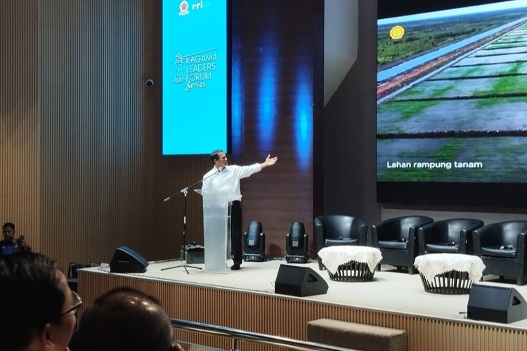 Menteri pertanian Amran dalam forum Kagama Leaders Forum Series bertajuk Daulat Pangan di Tengah Disrupsi Geopolitik dan Perang Dagang, Kamis (17/7/2025)