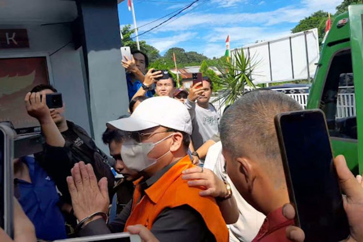 Eks Gubernur Bengkulu Rohidin Mersyah Resmi Ditahan di Rutan Malabero