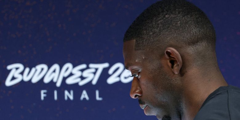 Penyerang Paris Saint-Germain, Ousmane Dembele, meninggalkan lokasi setelah konferensi pers MD-1 pada 29 Mei 2026, sehari sebelum laga final Liga Champions antara Paris Saint-Germain (PSG) dan Arsenal di Puskas Arena, Budapest. Paris Saint-Germain (PSG) akan menghadapi Arsenal dalam pertandingan final Liga Champions pada 30 Mei 2026 di Budapest.