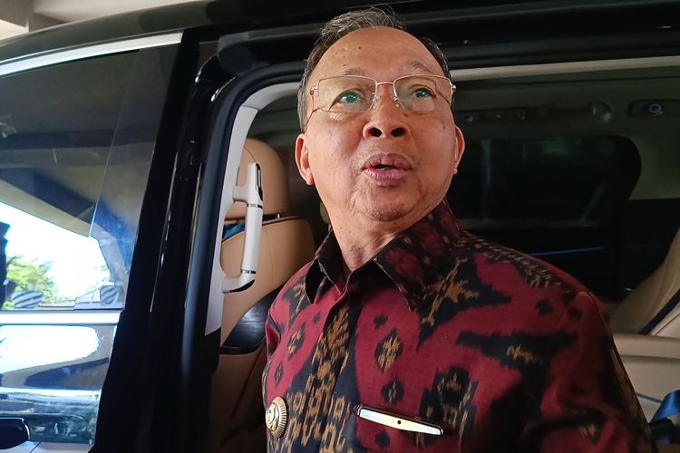 Menjawab kekhawatiran akibat banyaknya kasus kriminal yang menyasar wisatawan asing, Gubernur Bali Wayan Koster tegaskan Bali tetap aman.