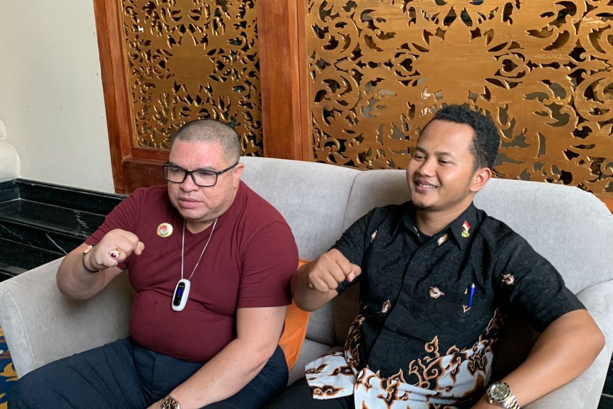 Pengacara Razman Arif Nasutiom saat menggelar konferensi pers di kawasan Kemayoran, Jakarta Pusat, Jumat (29/7/2022).