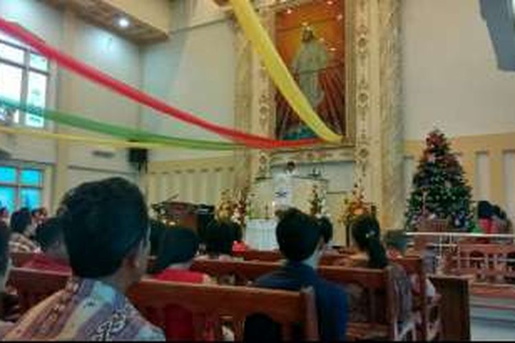 Ibadah Natal di Gereja Masehi Injili di Minahasa Jemaat Nazaret Tuminting, Minggu (25/12/2016)