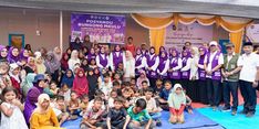Salurkan Bantuan di Huntara Desa Ulee Rubek Timur, Ketum Posyandu Tekankan Pentingnya Mendidik Generasi Emas 2045