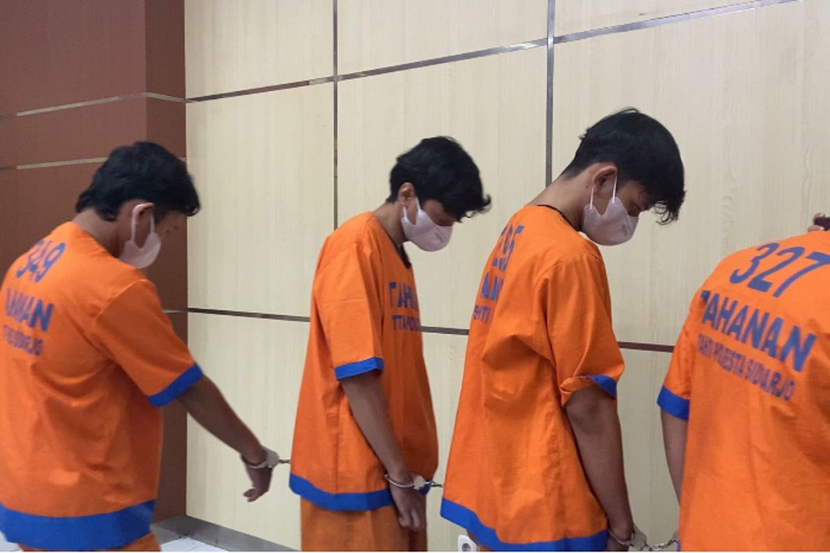 Para tersangka yang terlibat aksi kericuhan perusakan fasum di sejumlah daerah di Jatim pada 29-31 Agustus 2025 telah ditahan di Polda Jatim, Kamis (18/9/2025)