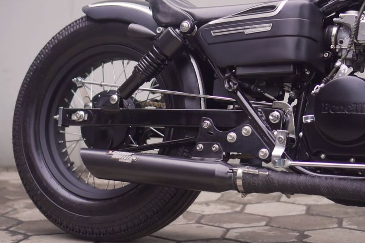 Benelli Patagonian Eagle Retro Modern Bobber