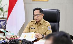 Tangani Karhutla, Mendagri Dorong Daerah Gerak Cepat dan Cegah Pembakaran Baru