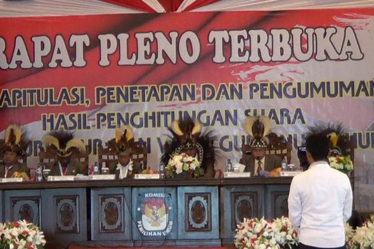 Rapat Pleno Rekapitulasi Penghitungan Suara Pilkada Gubernur dan Wakil Gubernur Papua Barat, Sabtu (25/2/2017)