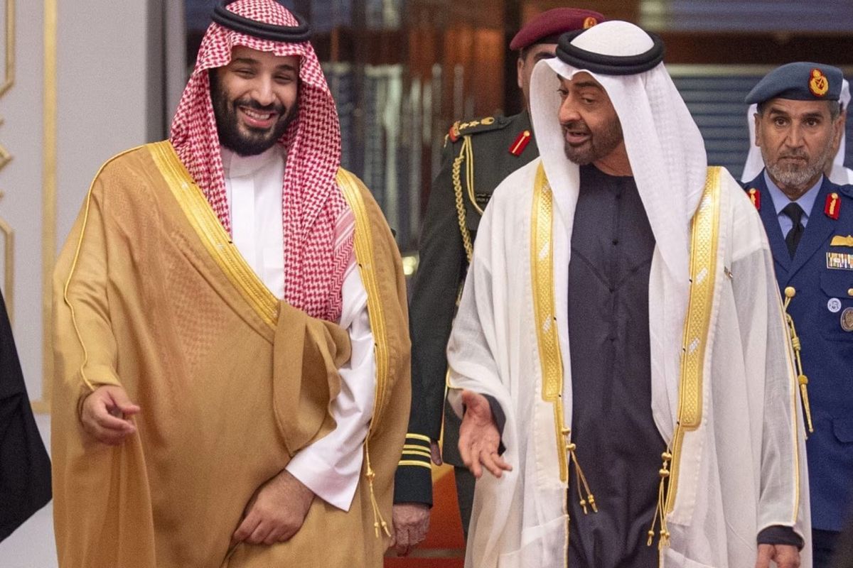 Arab Saudi Tembak Jatuh 20 Drone dan Satu Rudal Balistik dalam Serangan Beruntun
