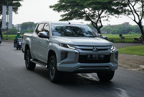 Sensasi Performa Mitsubishi Triton di Jalan Raya dan Medan Offroad