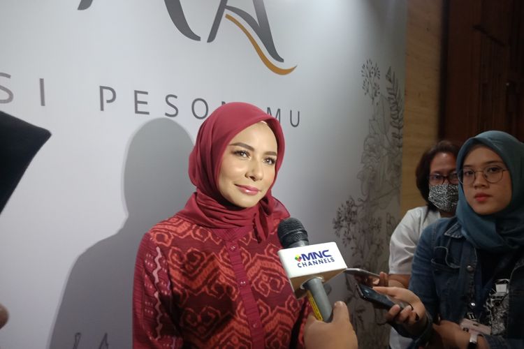 Aktris dan presenter Meisya Siregar ketika menghadiri peluncuran koleksi busana muslim Aisaa di Senayan City, Jakarta Selatan, Rabu (11/3/2020).
