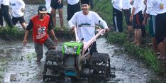 Realisasikan Janji Presiden Jokowi, Kementan Salurkan Bantuan Hand Tractor ke Sumba Tengah