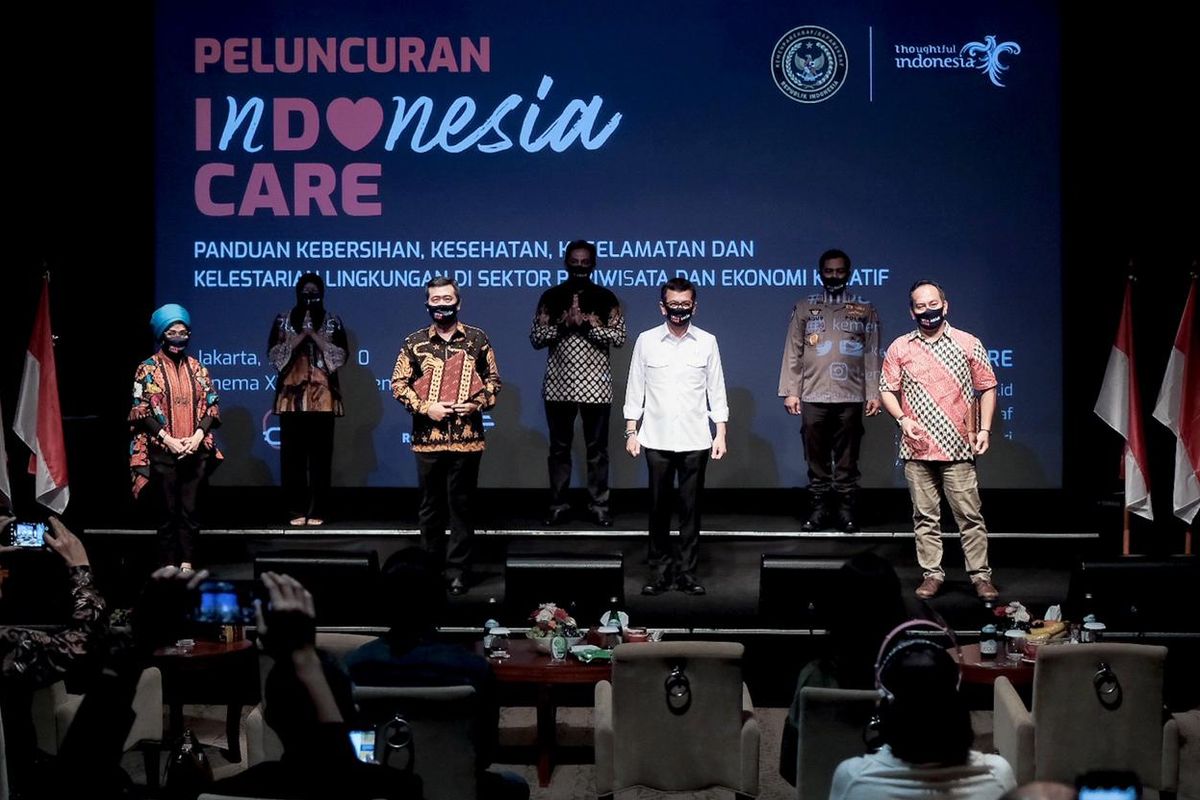 Menparekraf Wishnutama Kusubandio dalam peluncuran kampanye Indonesia Care di Studio XXI Plaza Senayan, Jakarta, Jumat (10/07/2020).