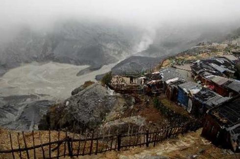 Tangkuban Parahu Erupsi, Warga Bandung Barat dan Subang Terdampak