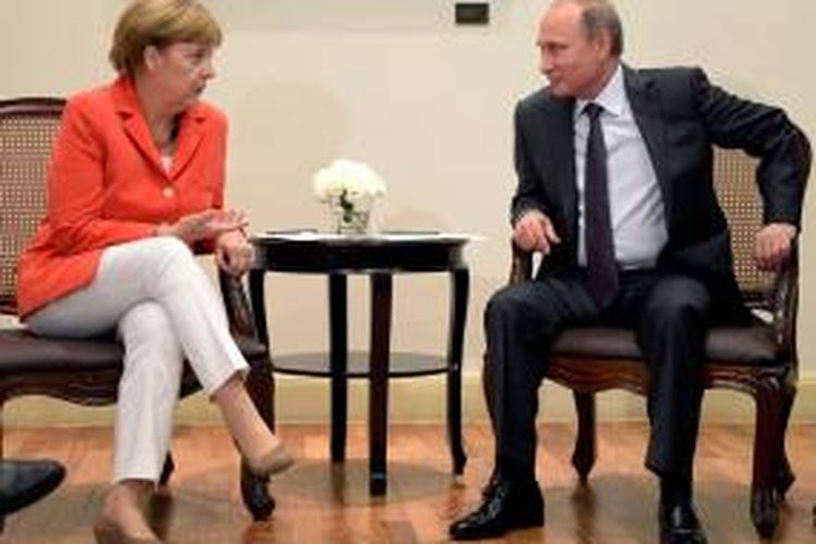 Kanselir Jerman Angela Merkel dan Presiden Rusia Vladimir Putin.