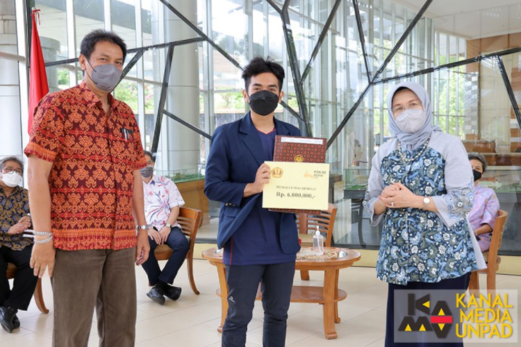 Universitas Padjadjaran (Unpad) memberikan apresiasi bagi mahasiswa peraih medali dalam ajang PON XX Papua.