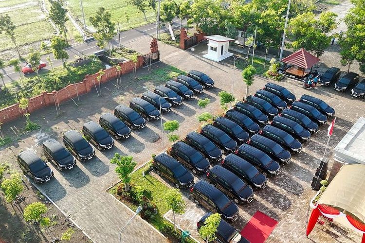 36 Mobil Toyota Kijang Innova yang disewa oleh Pemkab Nganjuk. Puluhan mobil tersebut diperuntukan untuk mobil dinas kepala OPD dan pejabat setingkat eselon II. 