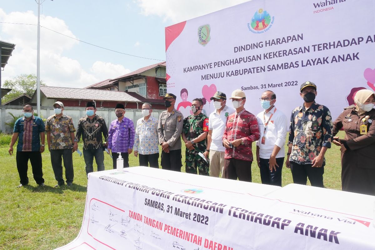 Peresmian dinding harapan sebagai kampanye penghapusan kekerasan terhadap anak di Kabupaten Sambas, 31 Maret 2022.