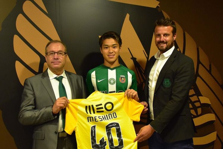 Gelandang asal Jepang, Ryotaro Meshino, bergabung dengan Rio Ave dengan status pinjaman dari Manchester City.