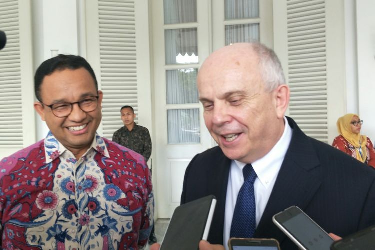 Gubernur DKI Jakarta Anies Baswedan dan Duta Besar Amerika Serikat untuk Indonesia Joseph R Donovan Jr di Balai Kota DKI Jakarta, Kamis (9/1/2020).