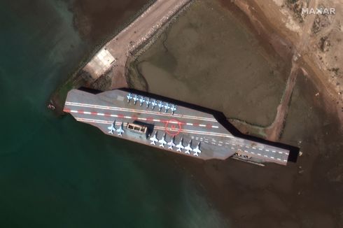 Iran Pindahkan Tiruan Kapal Induk AS ke Selat Hormuz