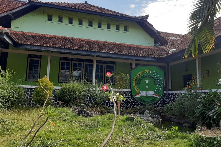 Gedung cagar budaya, SMA Ibu Kartini Semarang di Jalan Sultan Agung Nomor 77 Semarang 