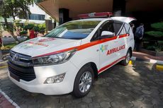 Lawan Covid-19, Toyota Serahkan Modifikasi Innova Ambulans 
