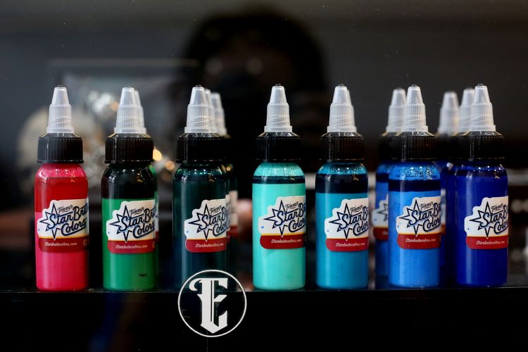 Deretan tinta tattoo import.